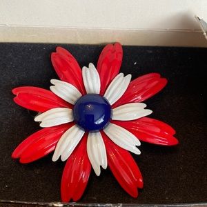 Sarah Coventry Vintage Brooch Pin